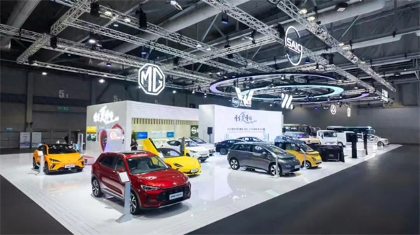 上汽用半年時間，展現(xiàn)出中國汽車“頭雁”的變革偉力